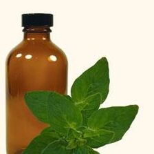 eļļa ar dabīgām sastāvdaļām pēdu sēnīšu ārstēšanai